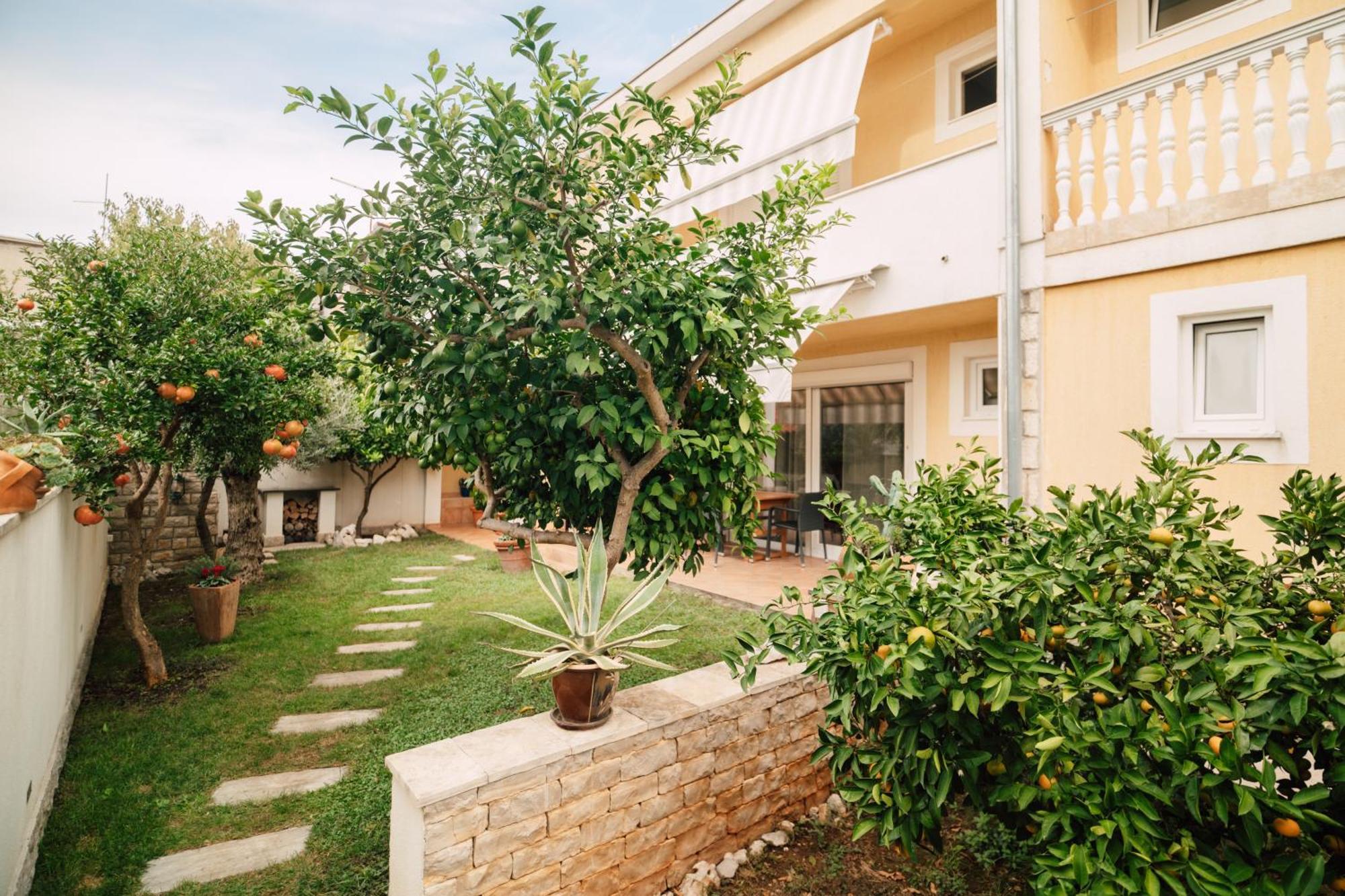Modern Apartments With Loggia Terrace And Parking Задар Екстериор снимка